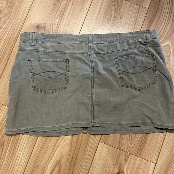 Corduroy skirt - Picture 2 of 4